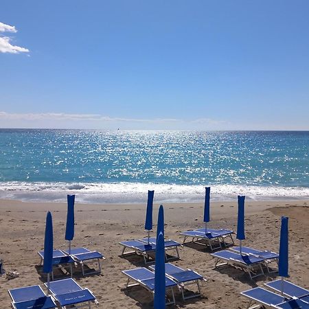 شقة Sweet Sea View سافونا المظهر الخارجي الصورة