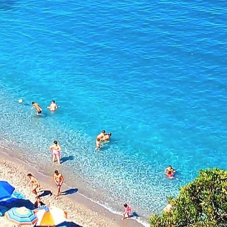 شقة Sweet Sea View سافونا المظهر الخارجي الصورة