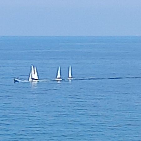 شقة Sweet Sea View سافونا المظهر الخارجي الصورة
