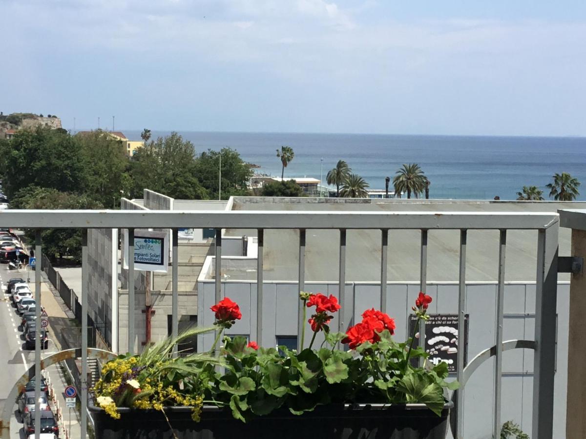 شقة Sweet Sea View سافونا المظهر الخارجي الصورة
