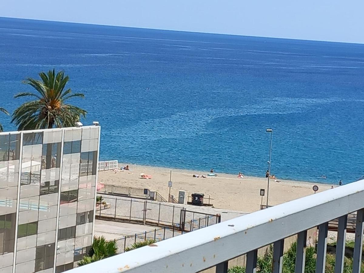 شقة Sweet Sea View سافونا المظهر الخارجي الصورة