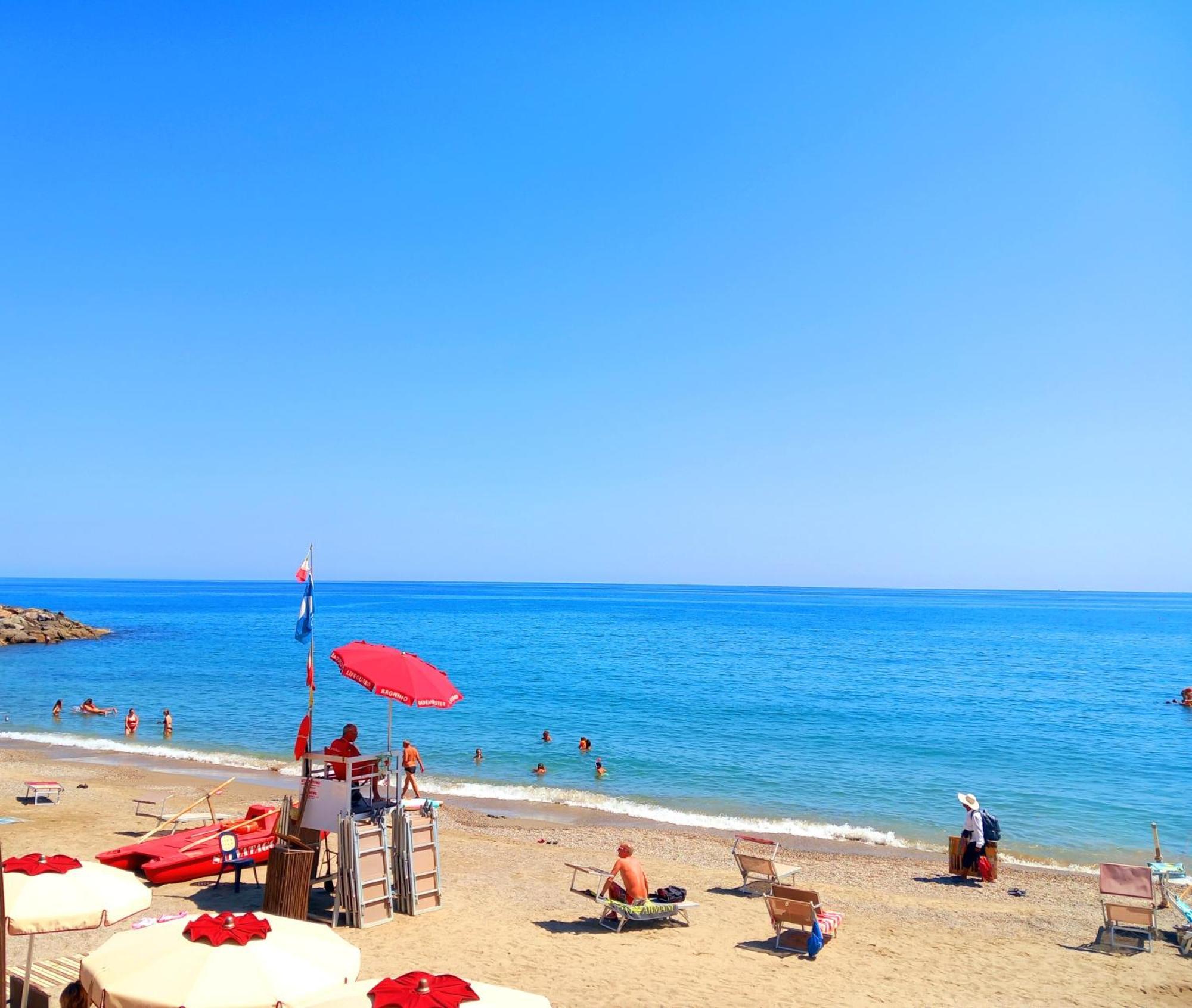 شقة Sweet Sea View سافونا المظهر الخارجي الصورة