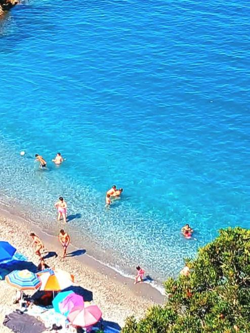 شقة Sweet Sea View سافونا المظهر الخارجي الصورة